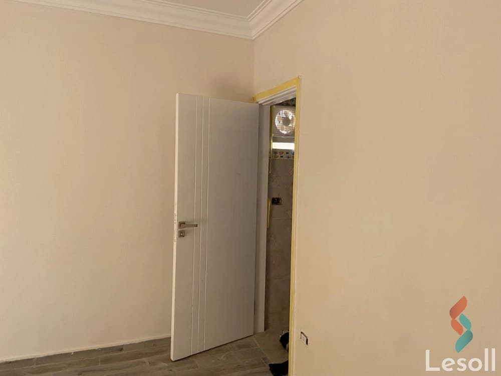 فرصه مميزه بمدينه الشروق 2 - المنطقة السابعة عمارات - الحى الثانى - صورة 2