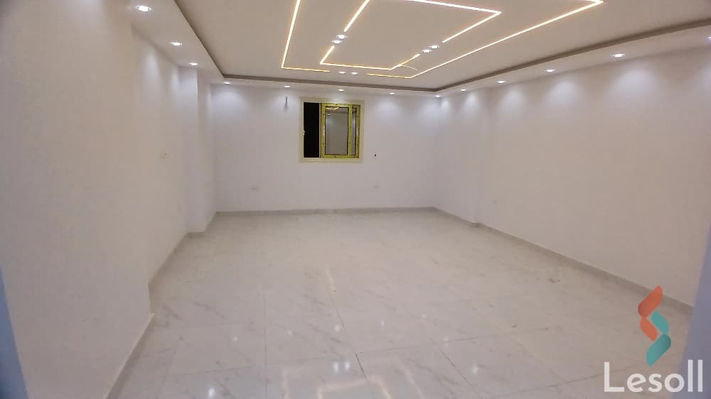 مكتب للإيجار فى المهندسين 180م خطوات من شارع البطل أحمد عبد العزيز هاى لوكس . في ليسول