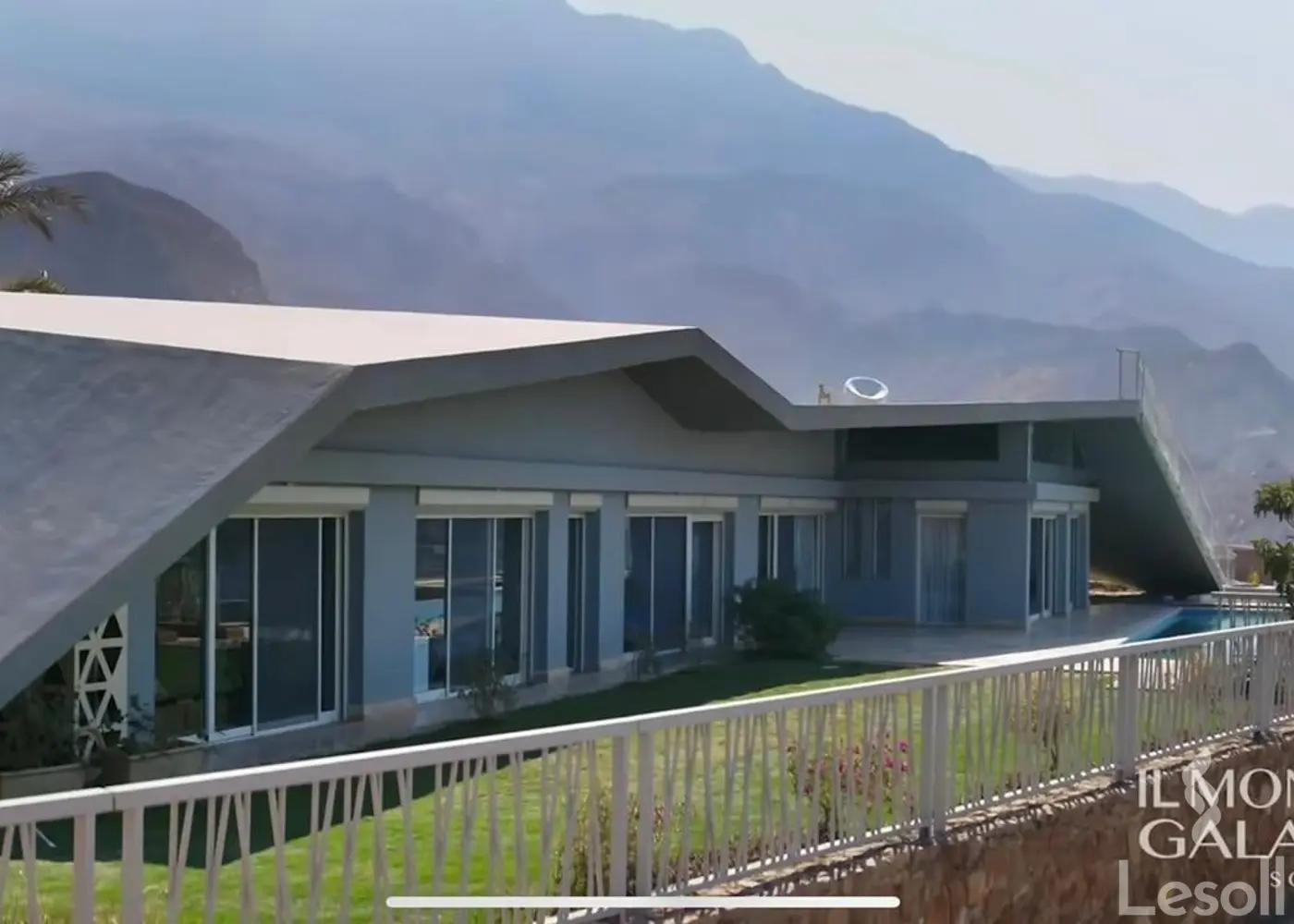 توين هاوس للبيع بمساحة 140 متر و 3 غرف في العين السخنة السويس