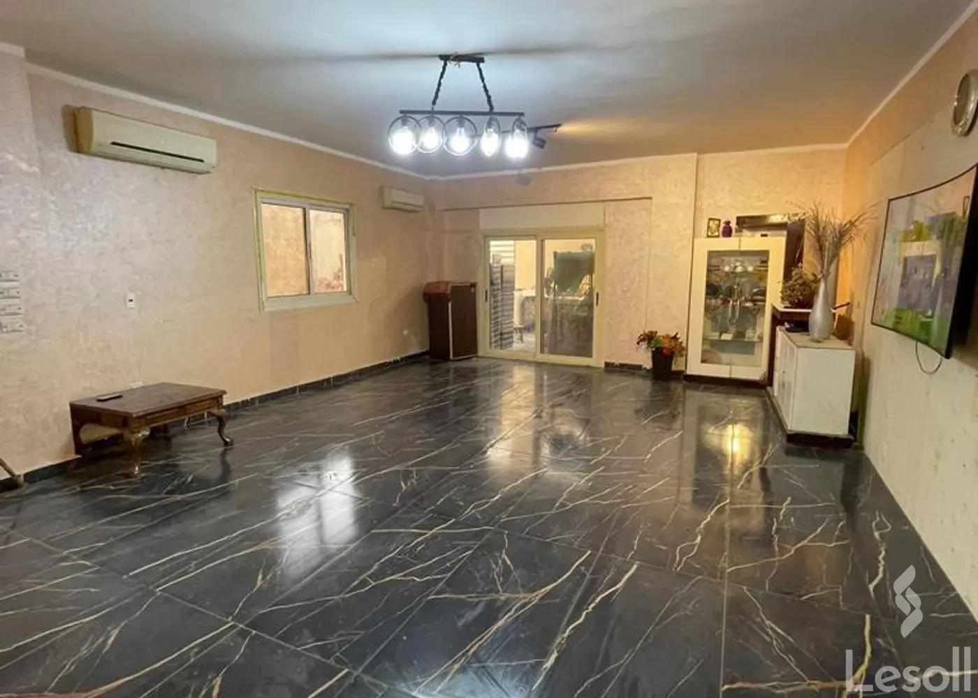 Apartment for sale with an data.area 250 meters and 3 data.rooms in Cheikh Zayed Giza - Image 3