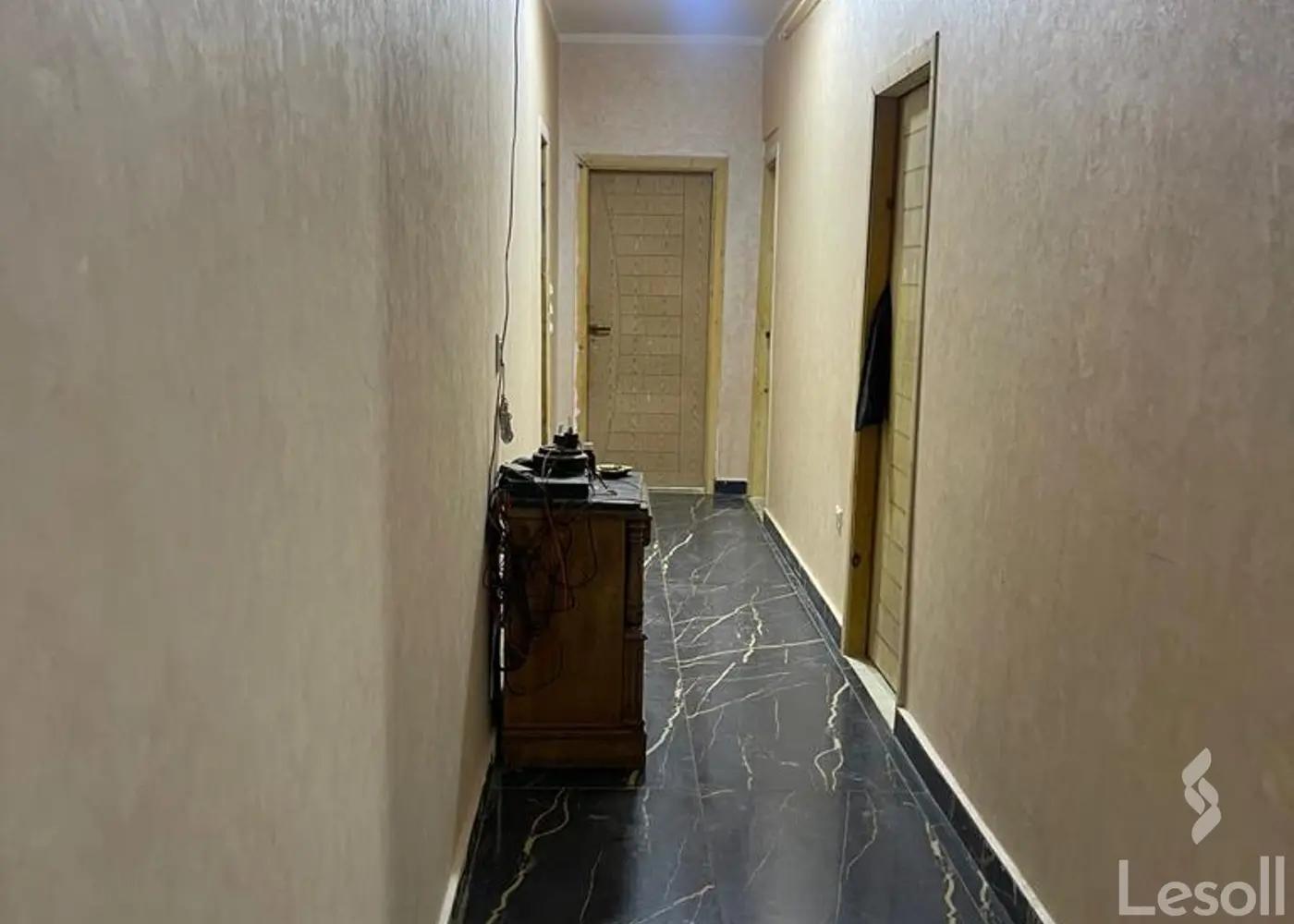 Apartment for sale with an data.area 250 meters and 3 data.rooms in Cheikh Zayed Giza - Image 4