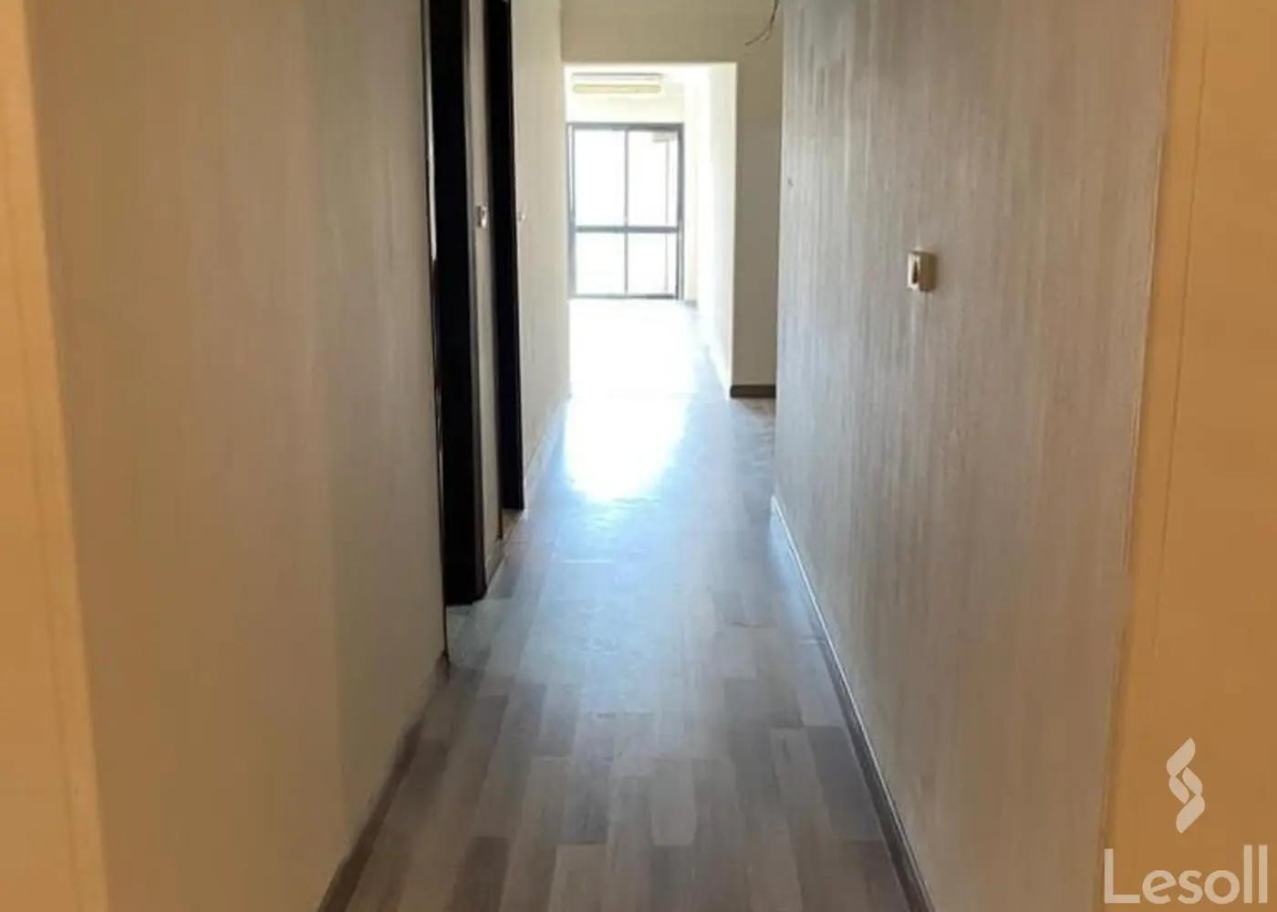 شقة للبيع بمساحة 200 متر و 3 غرف في مصر الجديدة القاهرة - صورة 2