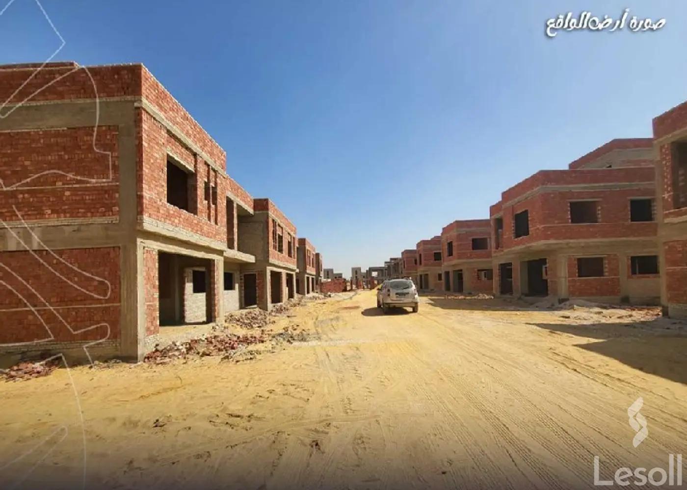 Twin house for sale with an data.area 355 meters and 5 data.rooms in Cheikh Zayed Giza - Image 2