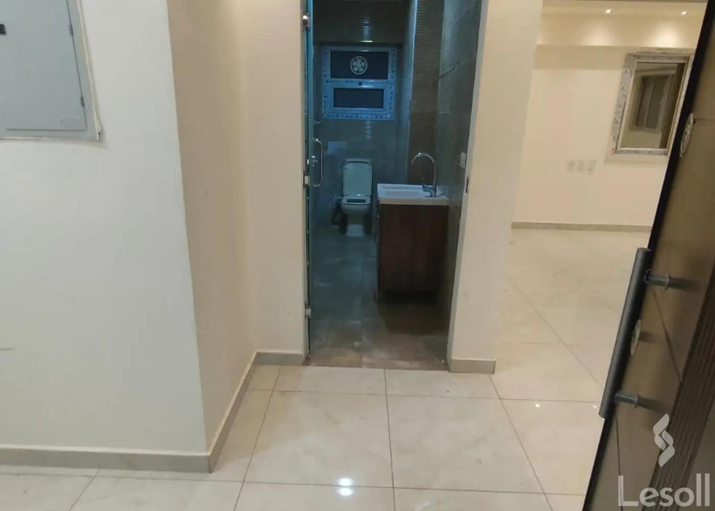 Office for yearly rent with an data.area of 300 meters in Nasr City Cairo