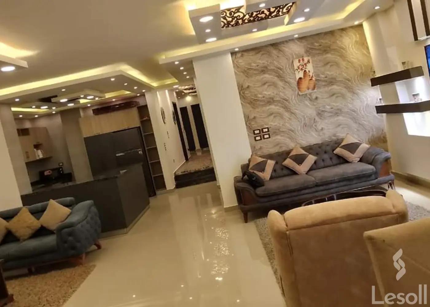 Apartment for daily rent with an data.area 200 meters and 6 rooms in Mohandessin Giza - Image 4