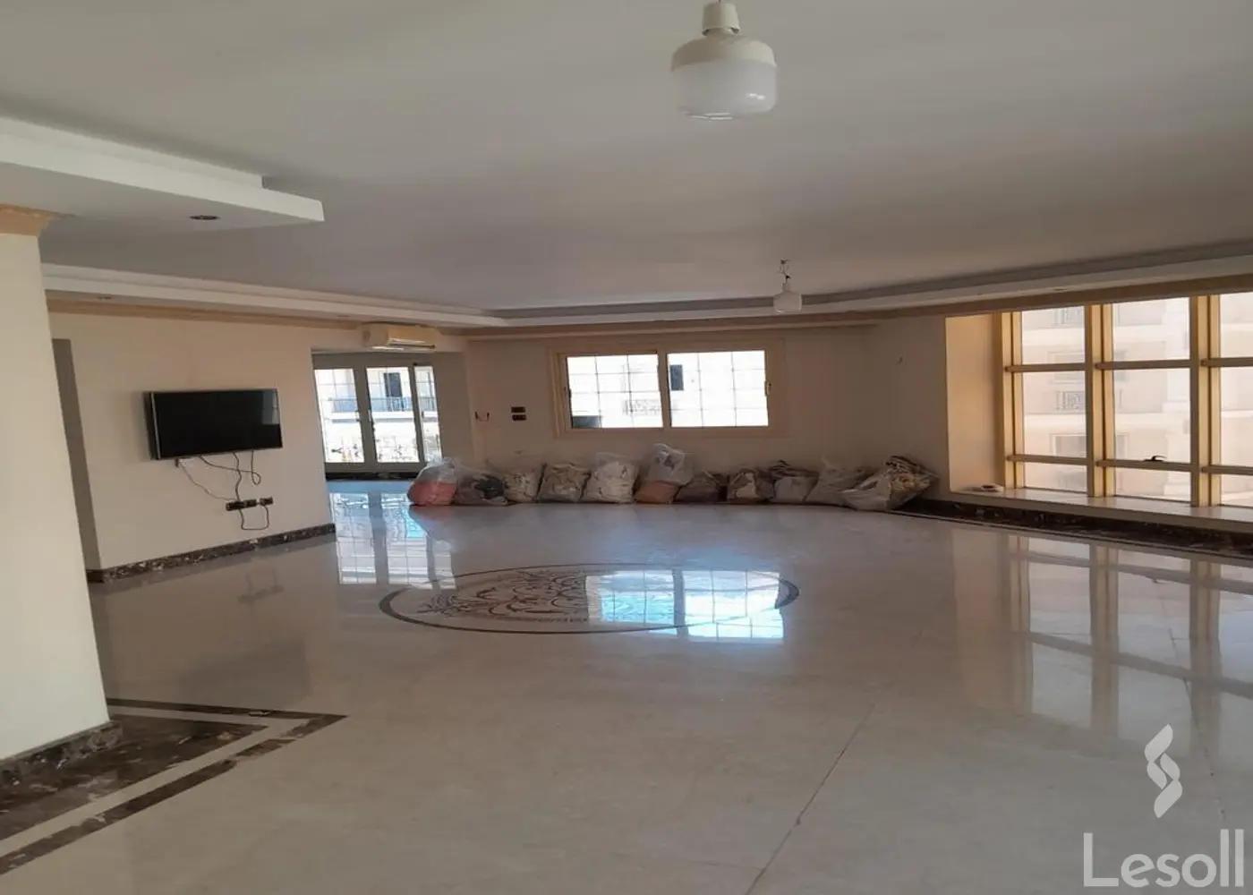 Office for yearly rent with an data.area of 370 meters in Heliopolis Cairo