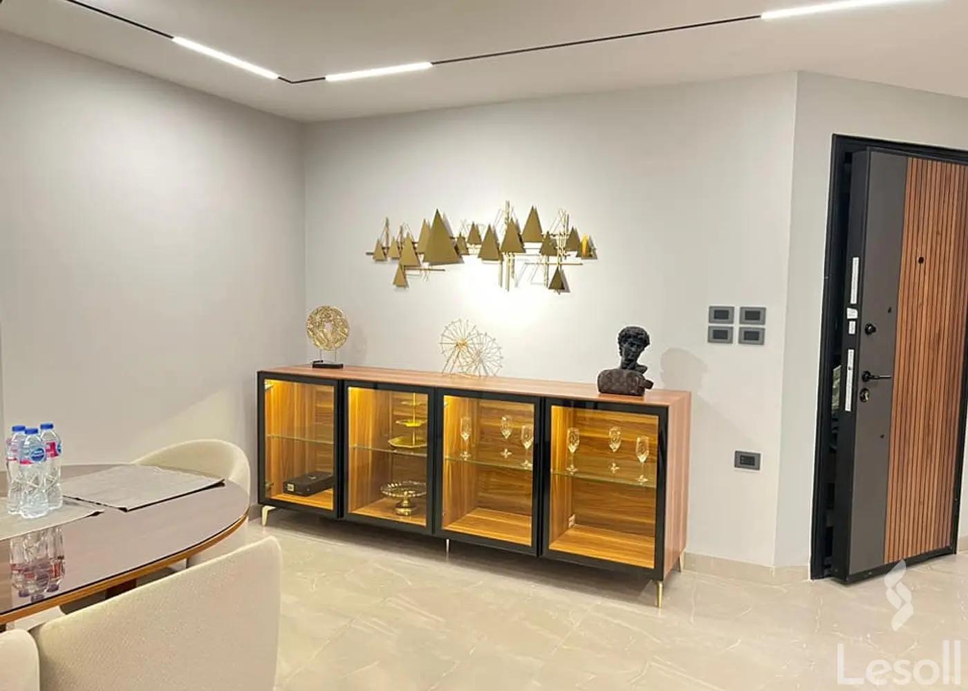 Apartment for daily rent with an data.area 165 meters and 3 rooms in Mohandessin Giza - Image 2