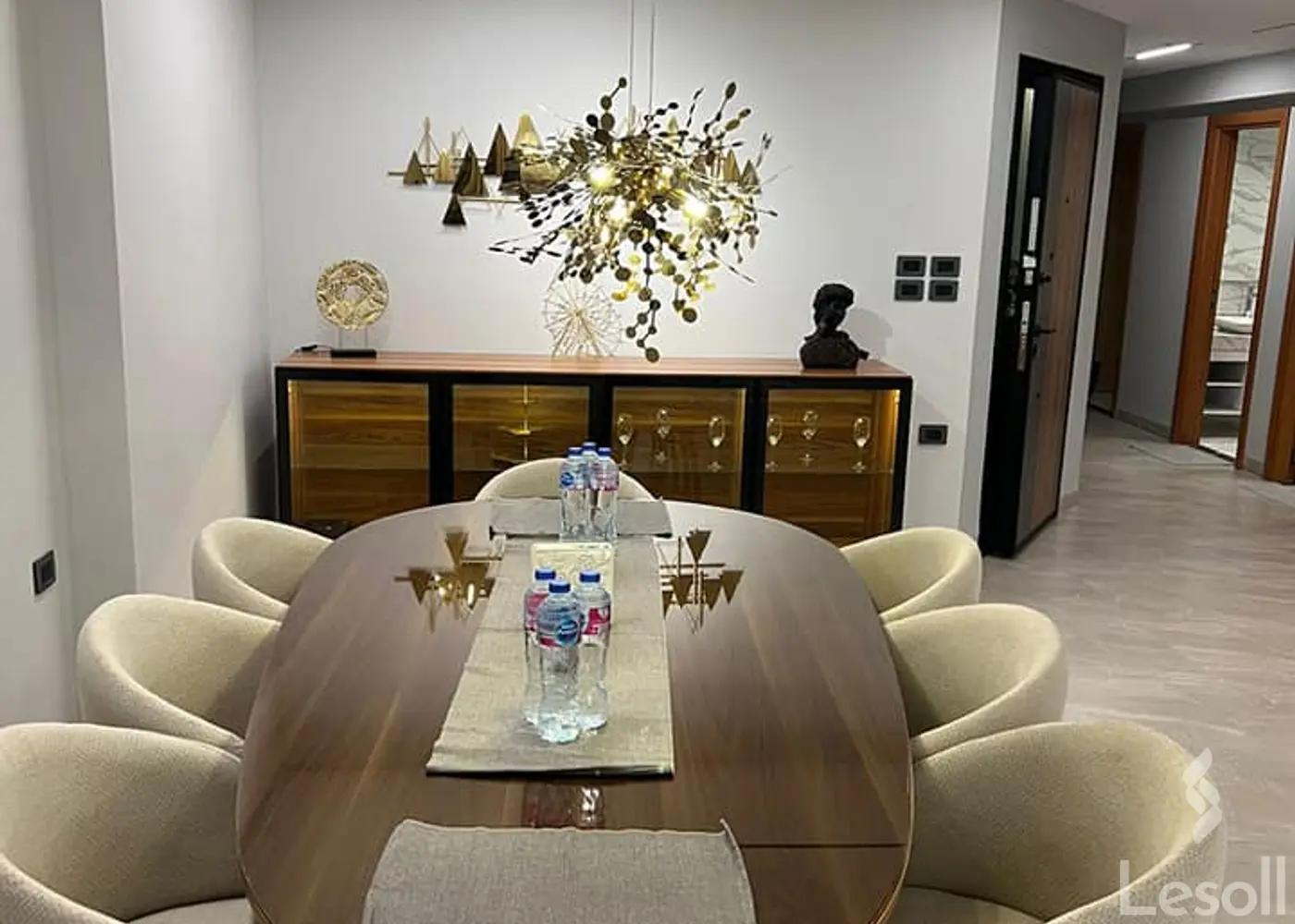 Apartment for daily rent with an data.area 165 meters and 3 rooms in Mohandessin Giza - Image 4