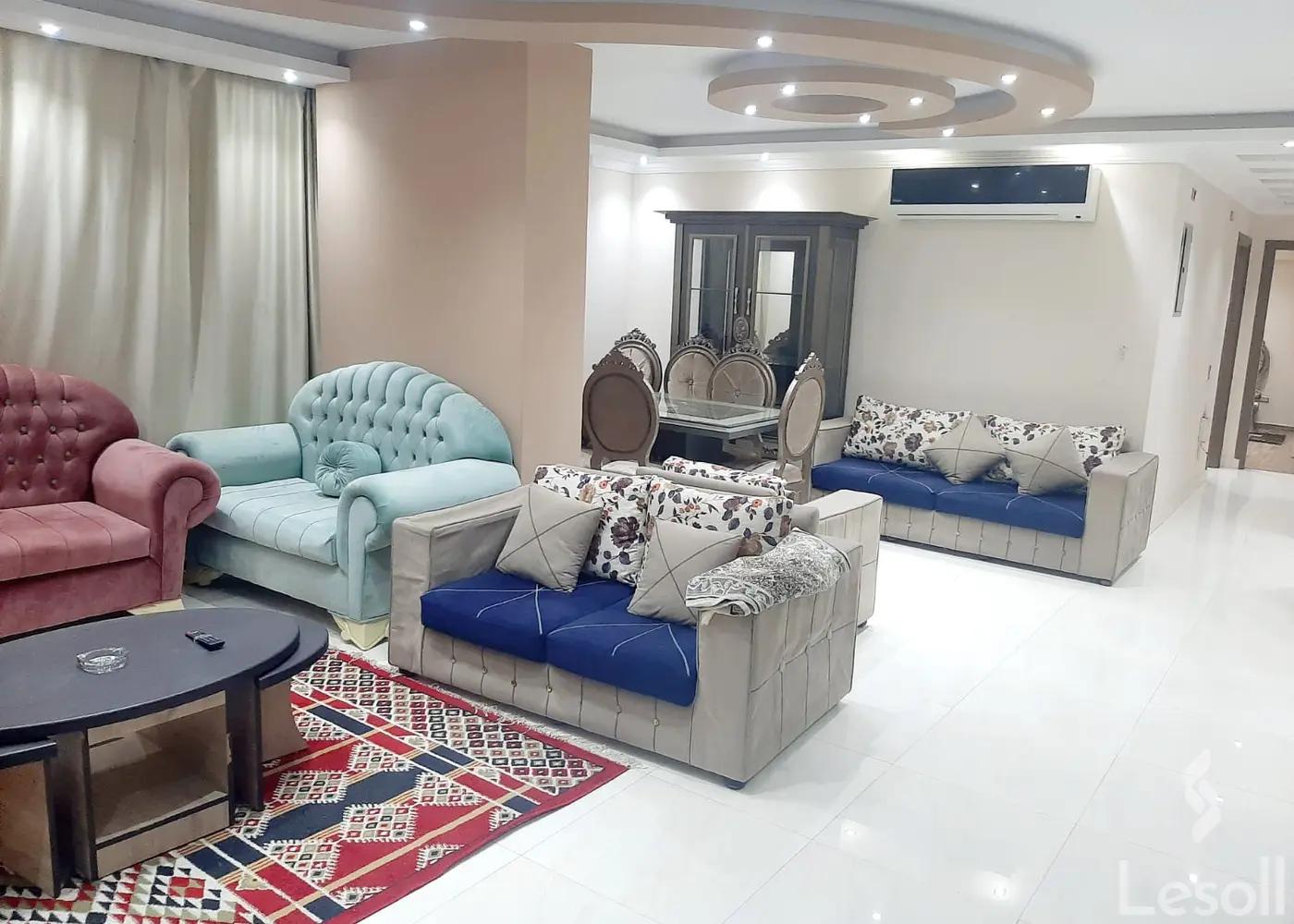 Apartment for daily rent with an data.area 210 meters and 3 rooms in Mohandessin Giza - Image 3