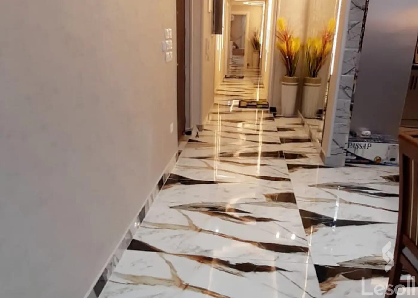 Apartment for daily rent with an data.area 165 meters and 3 rooms in Mohandessin Giza - Image 3