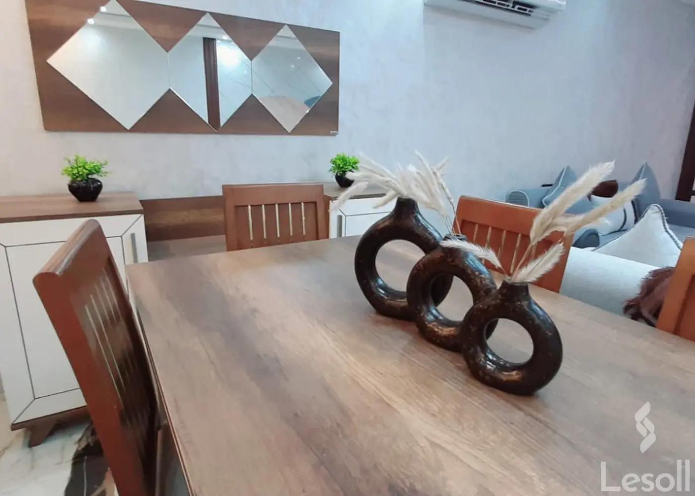 Apartment for daily rent with an data.area 165 meters and 3 rooms in Mohandessin Giza - Image 2