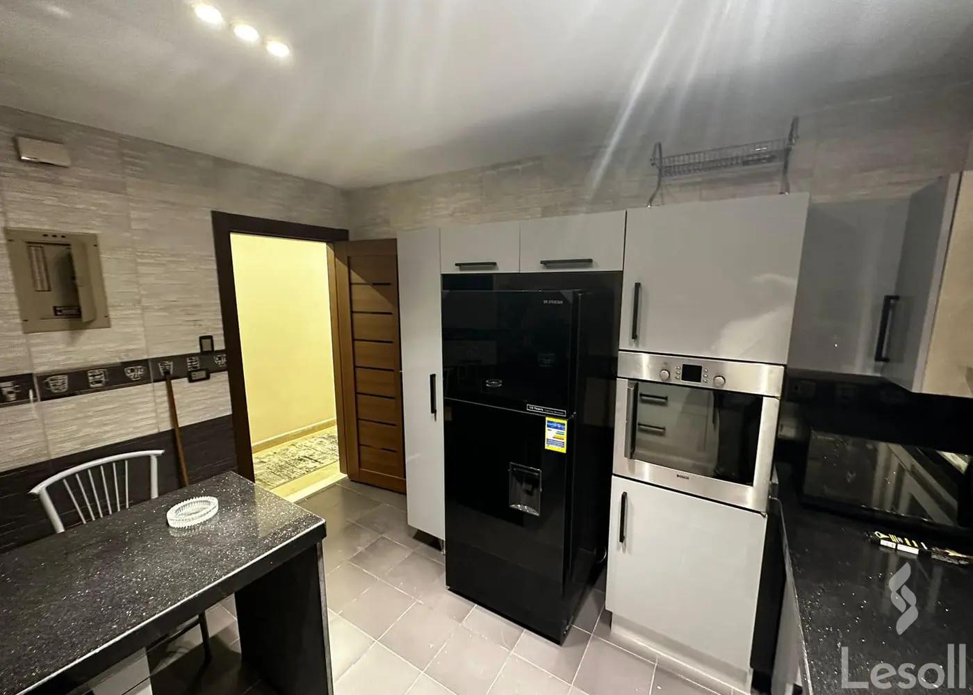 Apartment for daily rent with an data.area 165 meters and 3 rooms in Mohandessin Giza - All Images