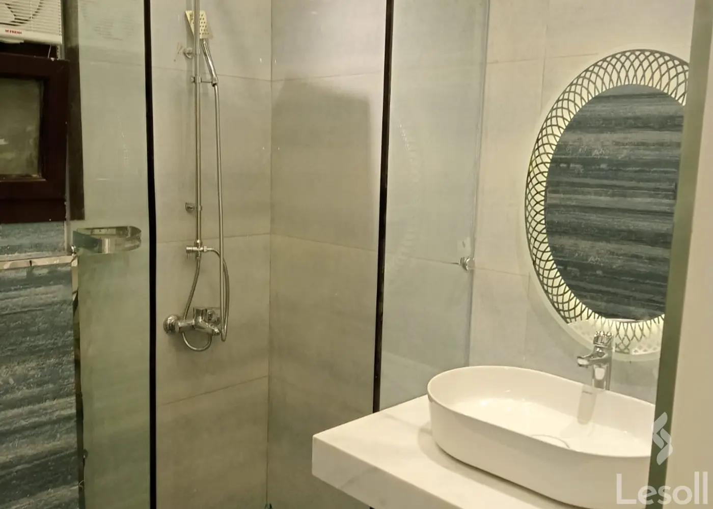 Apartment for daily rent with an data.area 165 meters and 3 rooms in Mohandessin Giza - Image 2