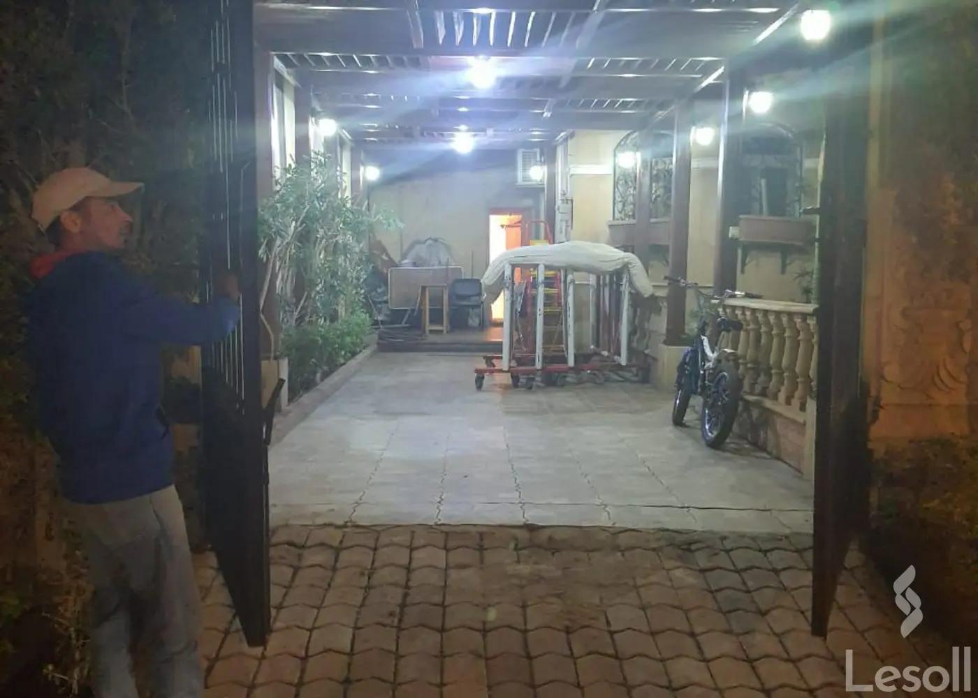 Villa for sale with an data.area 936 meters and 5 data.rooms in October 6 Giza