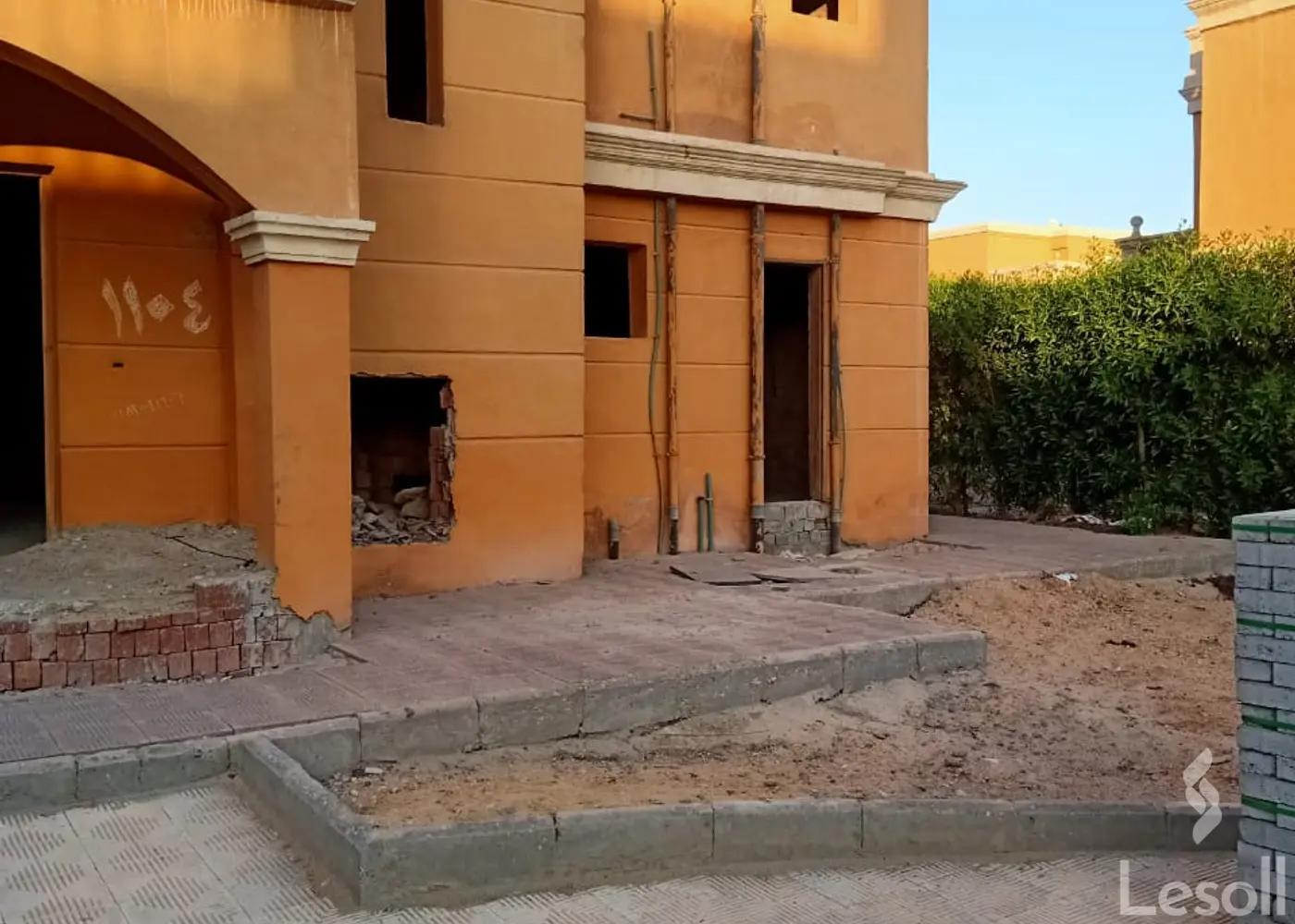 Villa for sale with an data.area 700 meters and 5 data.rooms in Heliopolis Cairo