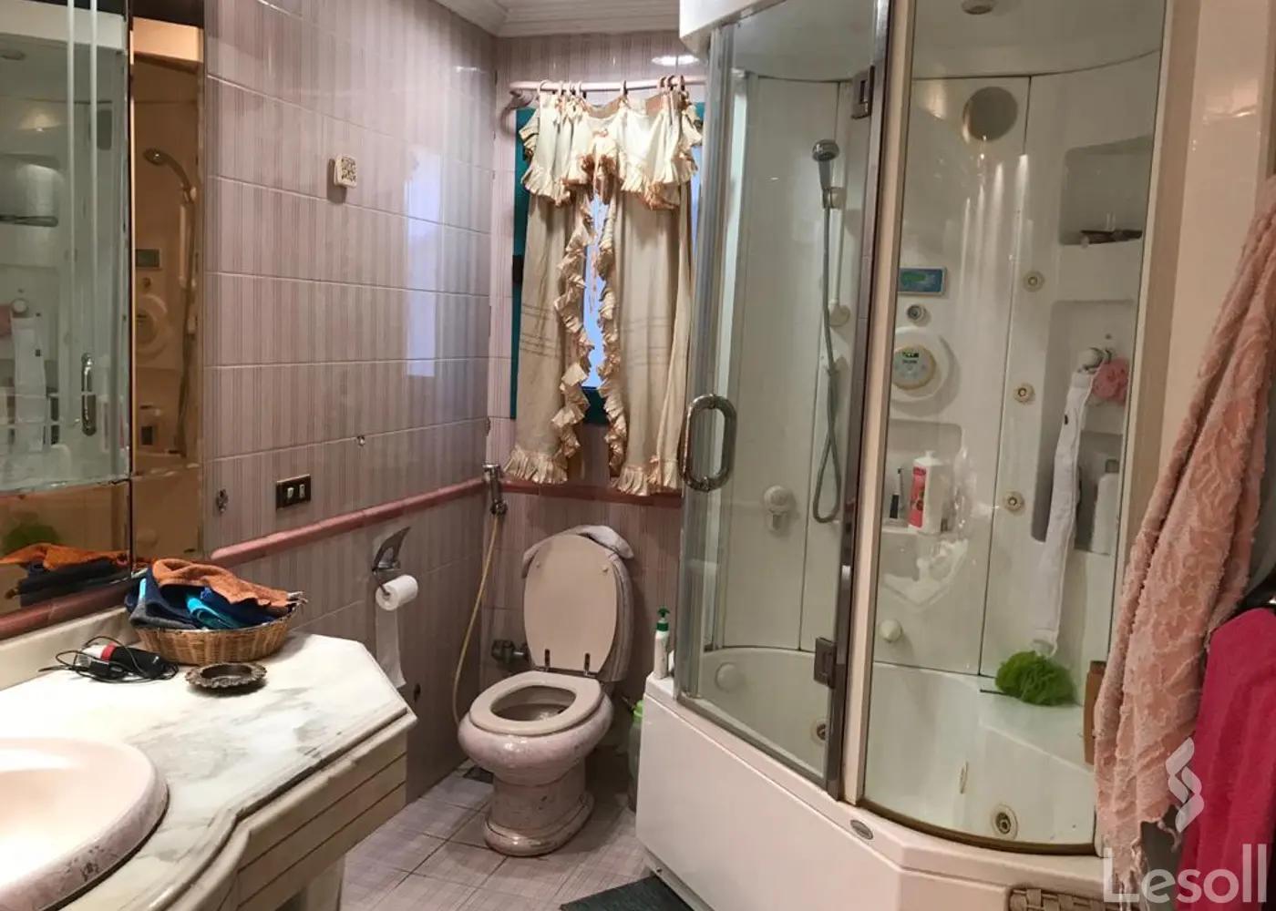 Villa for sale with an data.area 660 meters and 8 data.rooms in 5th Settlement Cairo - Image 4