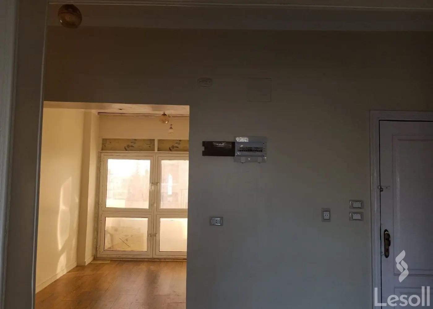 شقة للبيع بمساحة 170 متر و 3 غرف في العاشر من رمضان القاهرة