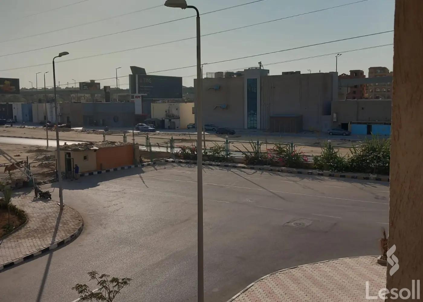 Apartment with garden for sale with an data.area 143 meters and 3 data.rooms in Cheikh Zayed Giza - Image 2