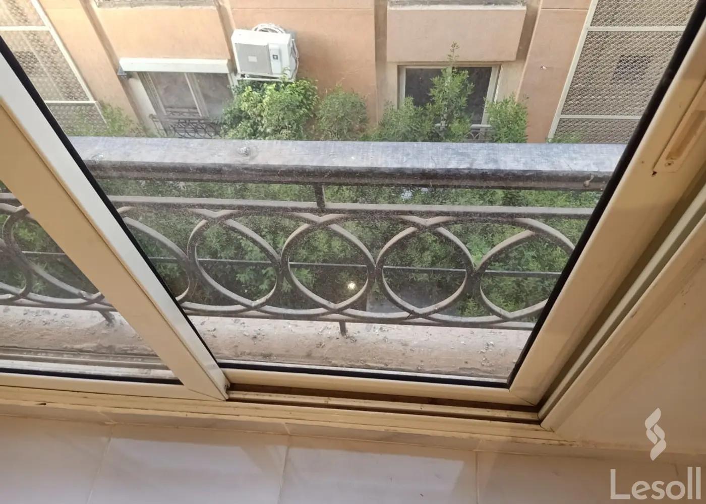 Apartment for sale with an data.area 163 meters and 3 data.rooms in Cheikh Zayed Giza - Image 4