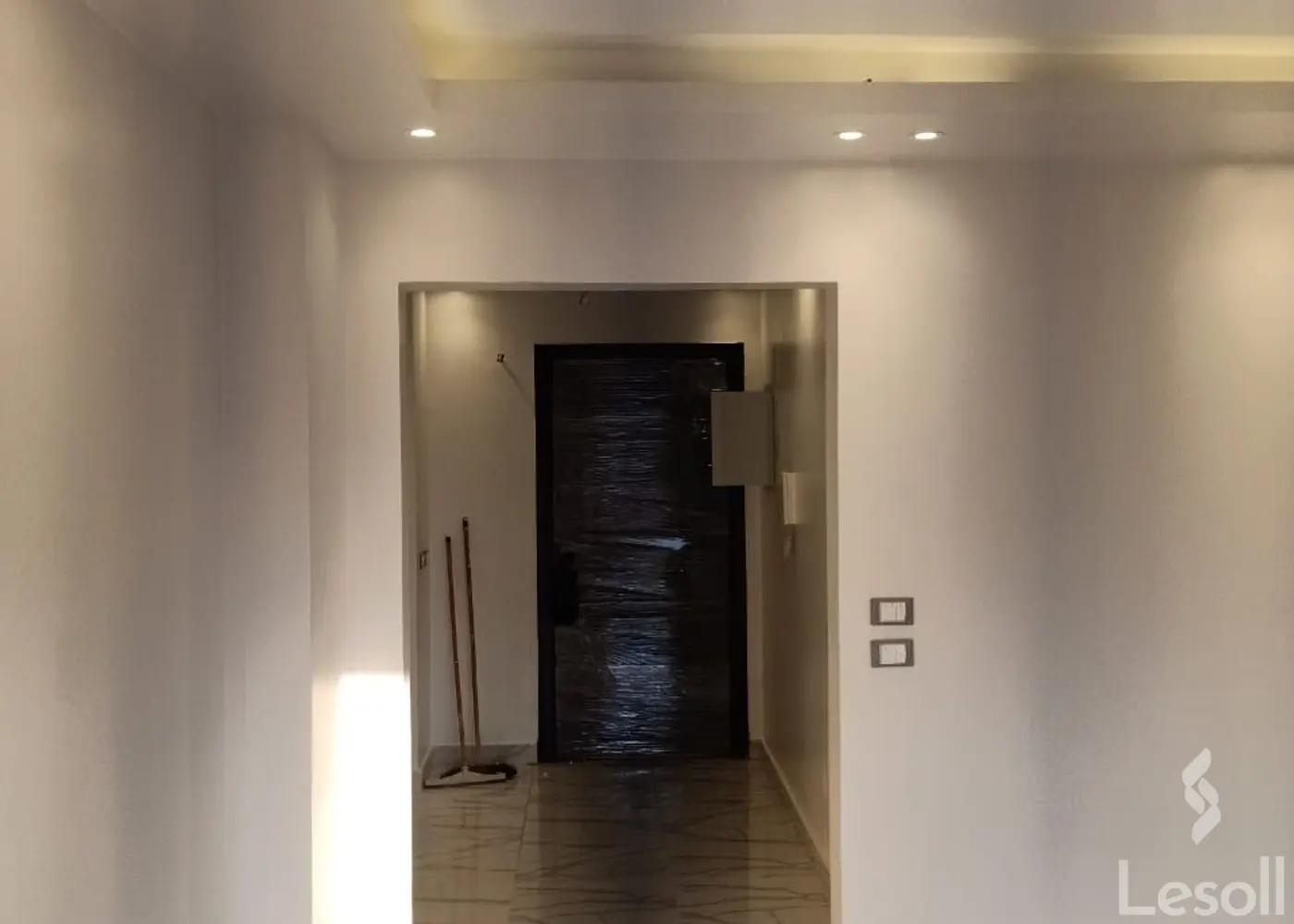 Apartment for sale with an data.area 163 meters and 3 data.rooms in Cheikh Zayed Giza - All Images