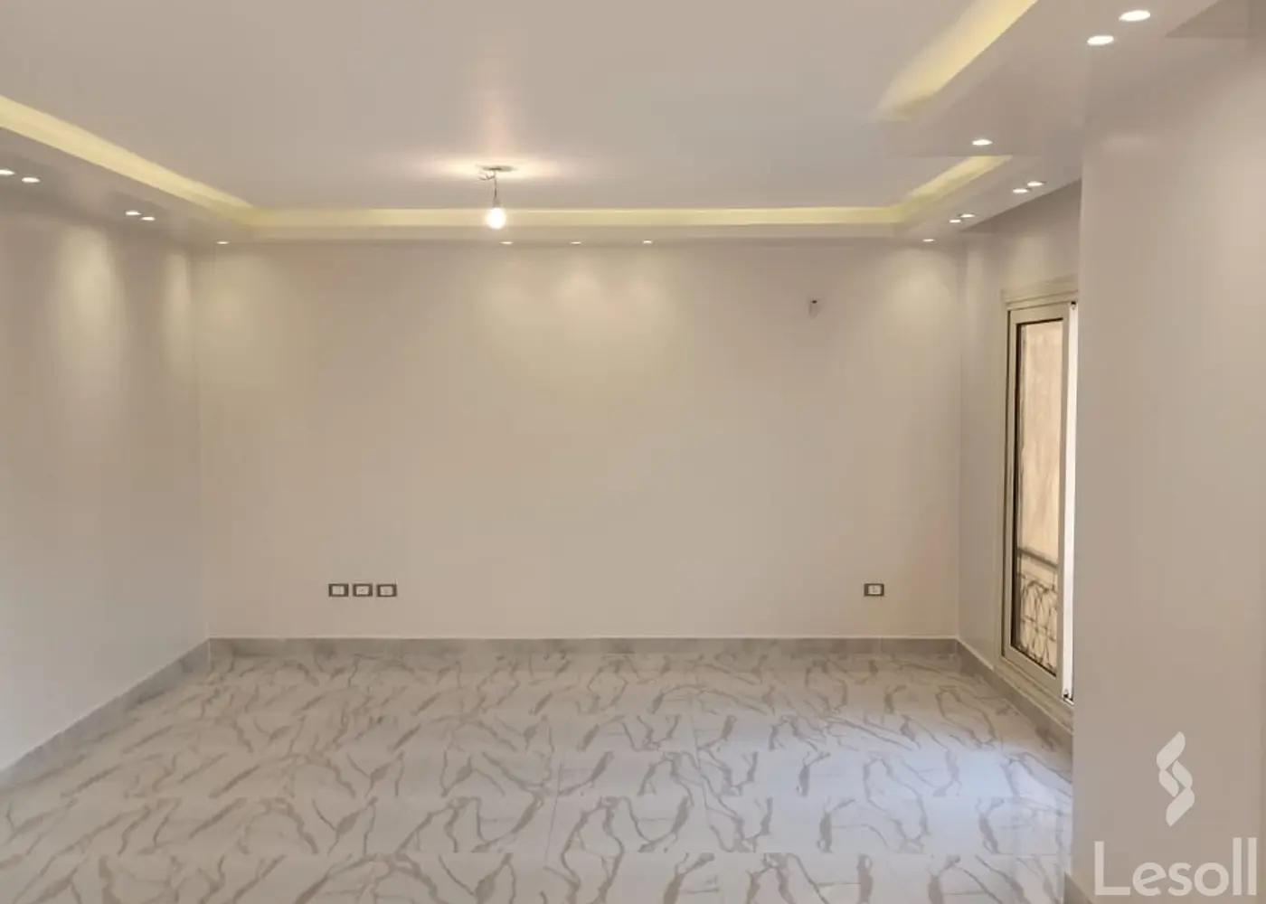 Apartment for sale with an data.area 163 meters and 3 data.rooms in Cheikh Zayed Giza - Image 2