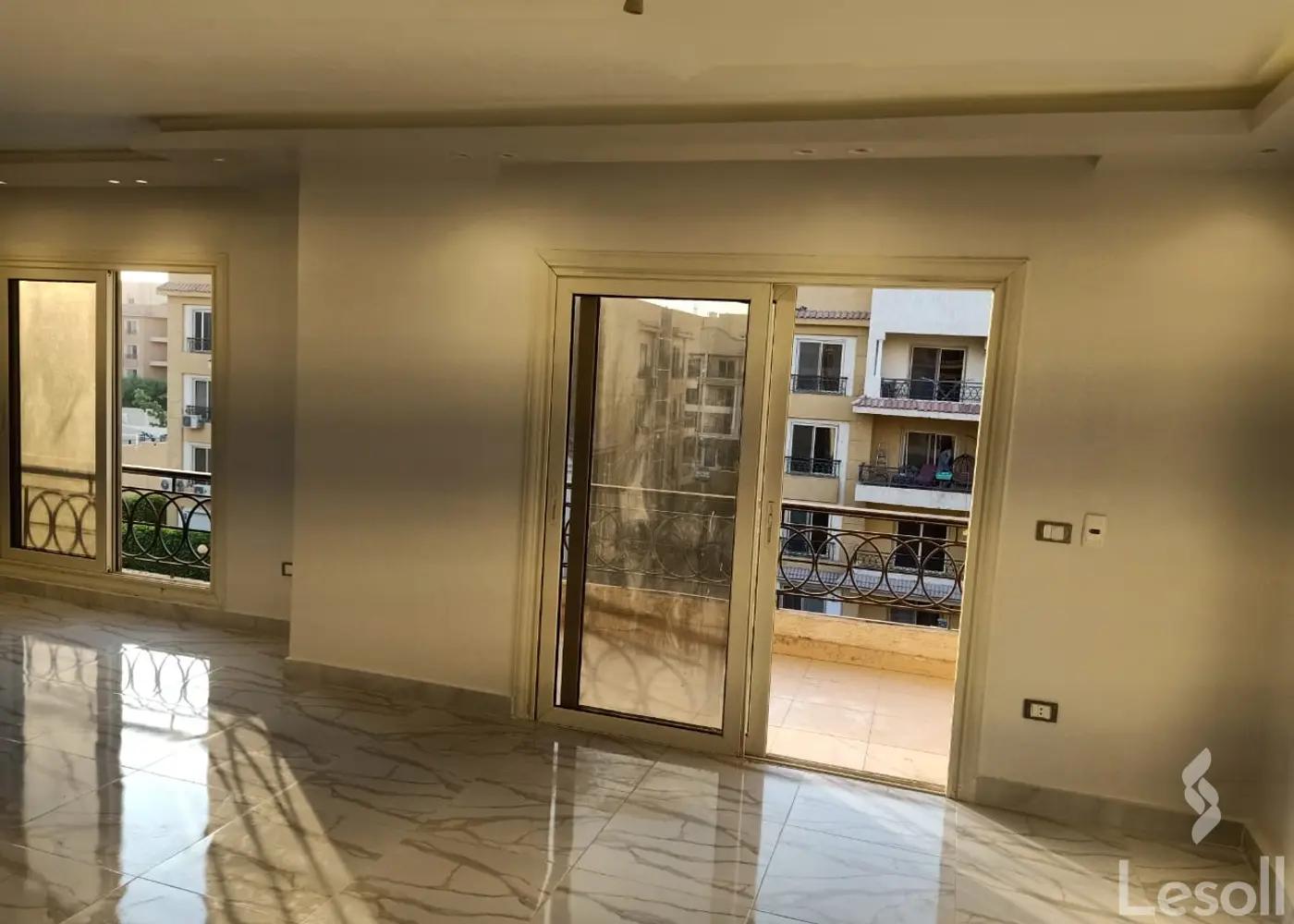 Apartment for sale with an data.area 163 meters and 3 data.rooms in Cheikh Zayed Giza - Image 3