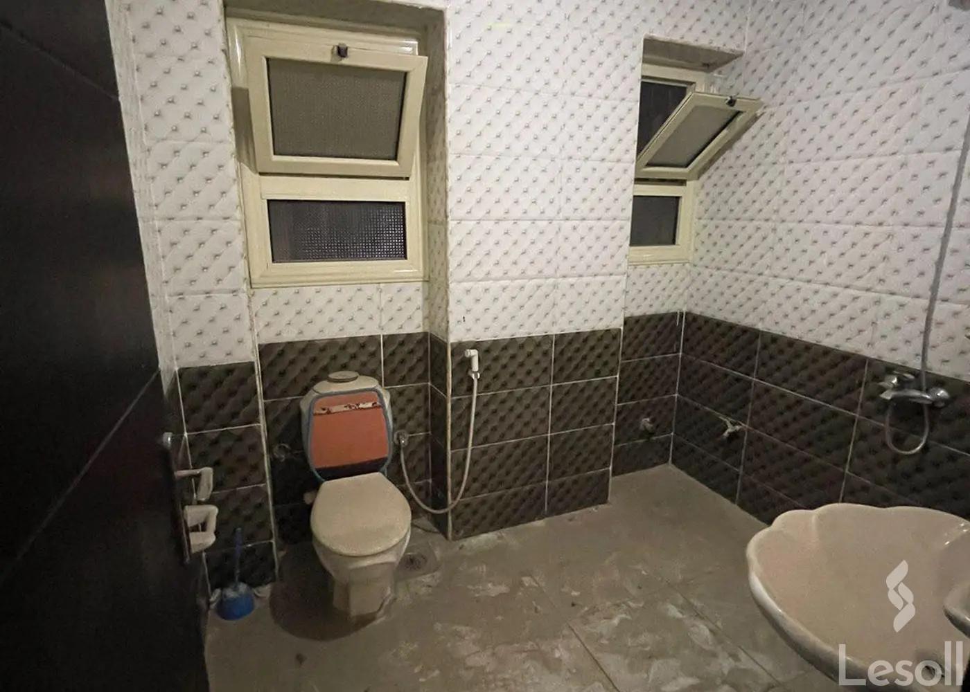 Office for sale with an area of 120 meters in Shubra Cairo - All Images