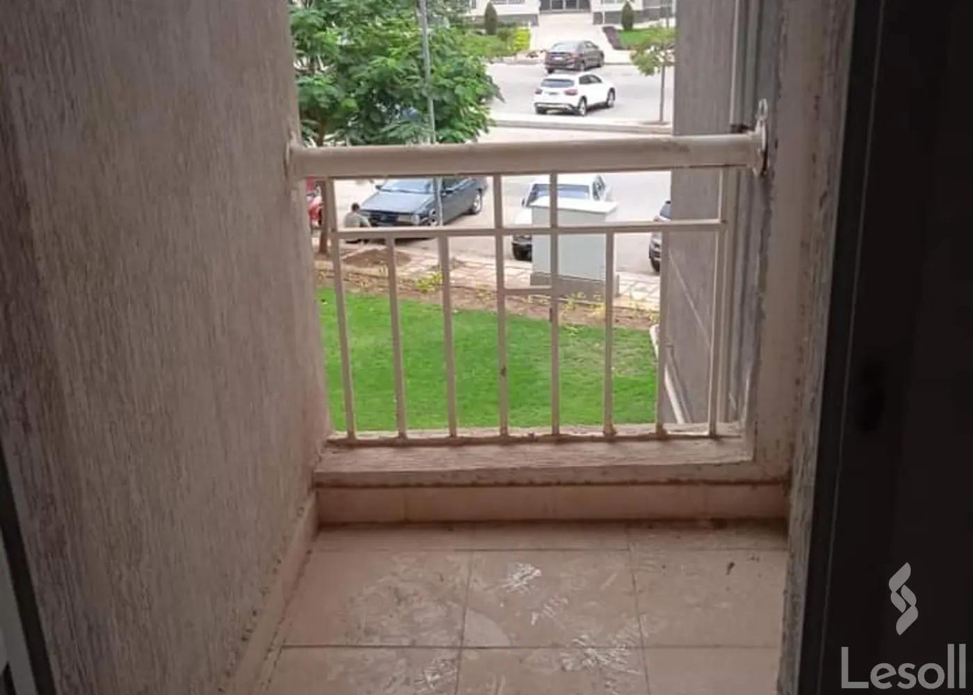 Apartment for sale with an data.area 200 meters and 4 data.rooms in Madinty Cairo