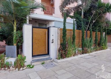 Apartment with garden for sale with an data.area 136 meters and 3 data.rooms in Rehab Cairo