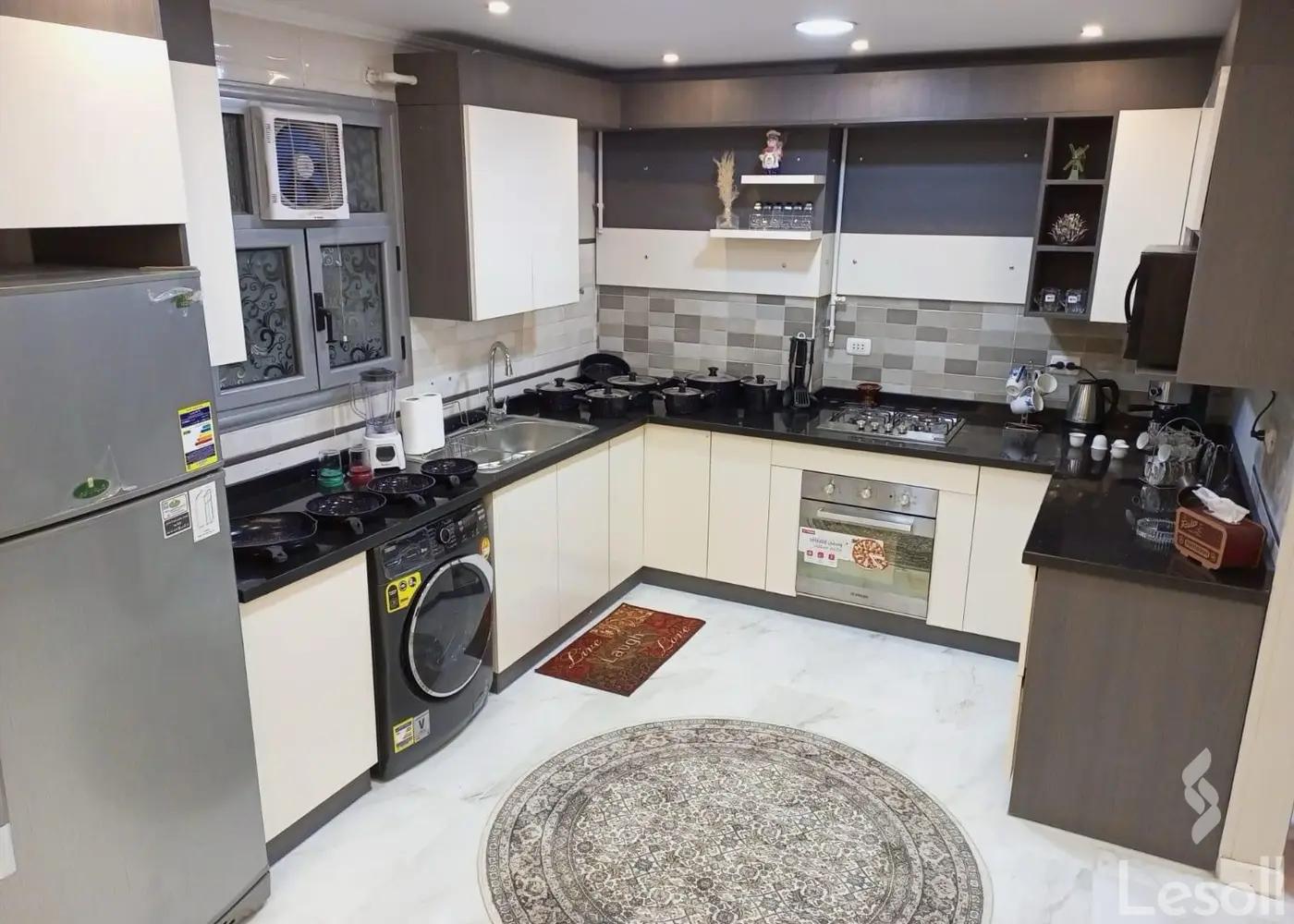 Apartment for monthly rent with an data.area 180 meters and 3 rooms in Mohandessin Giza - All Images