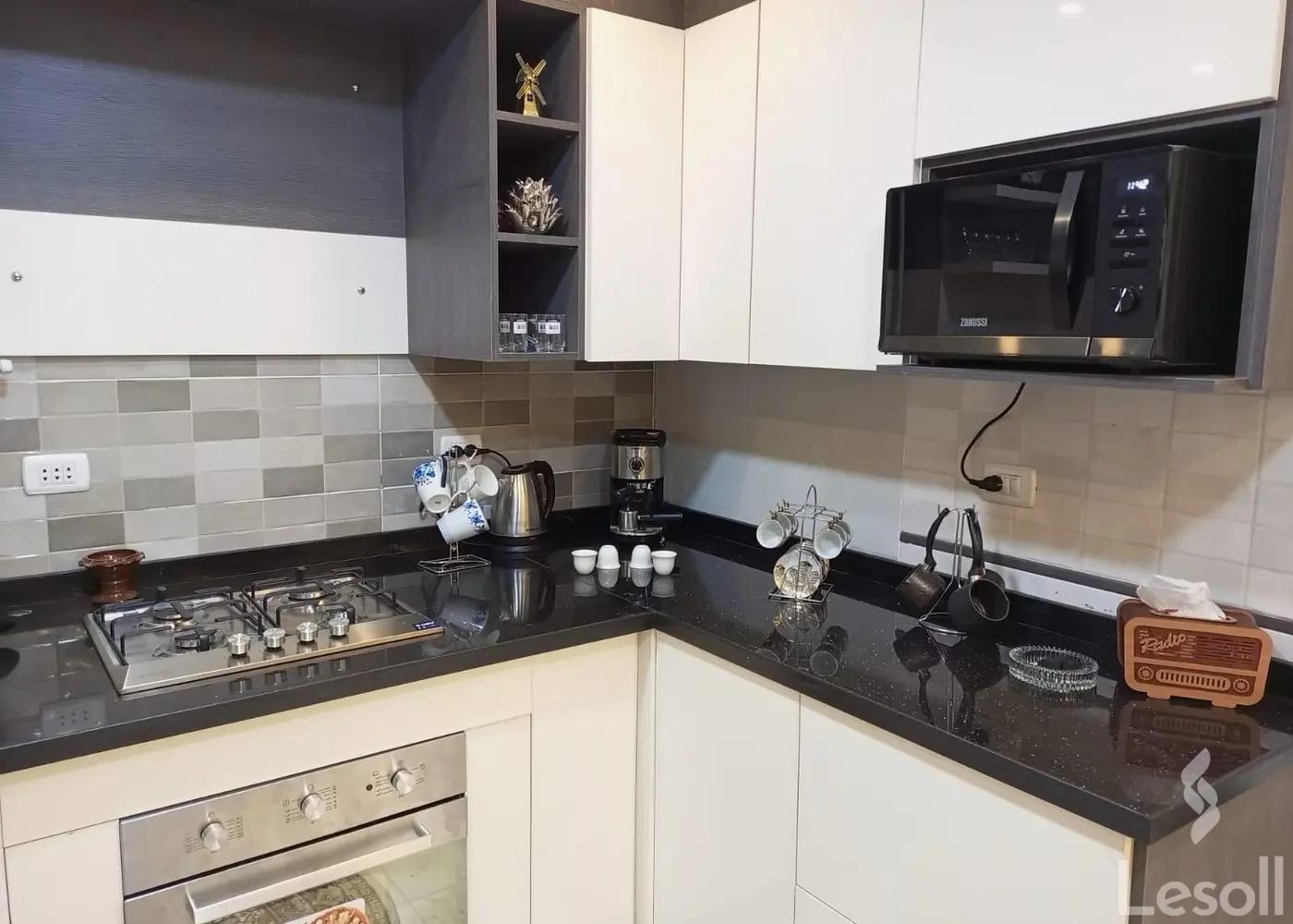 Apartment for monthly rent with an data.area 180 meters and 3 rooms in Mohandessin Giza - Image 2