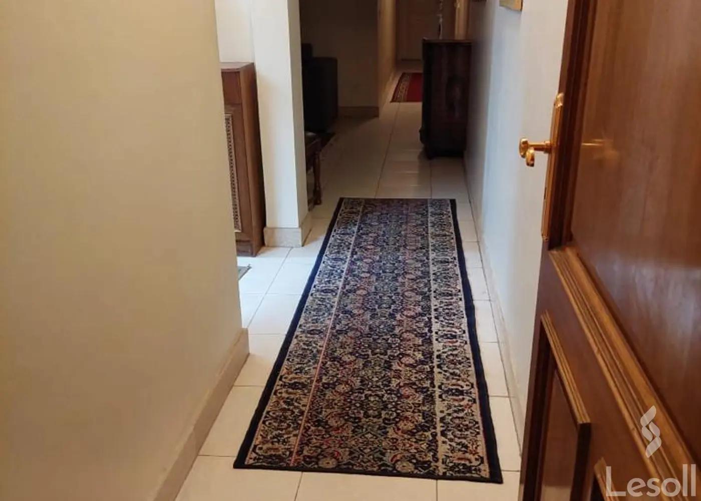 Apartment for monthly rent with an data.area 300 meters and 3 rooms in Mohandessin Giza - Image 2