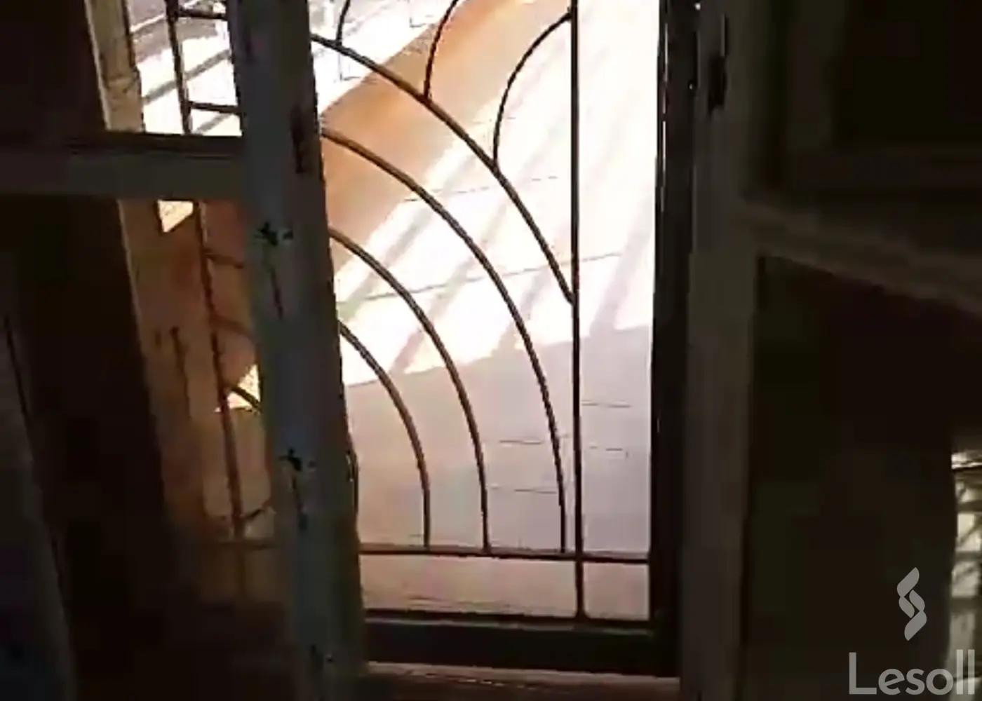 شقة للبيع بمساحة 130 متر و 3 غرف في مدينة الشروق القاهرة - صورة 3