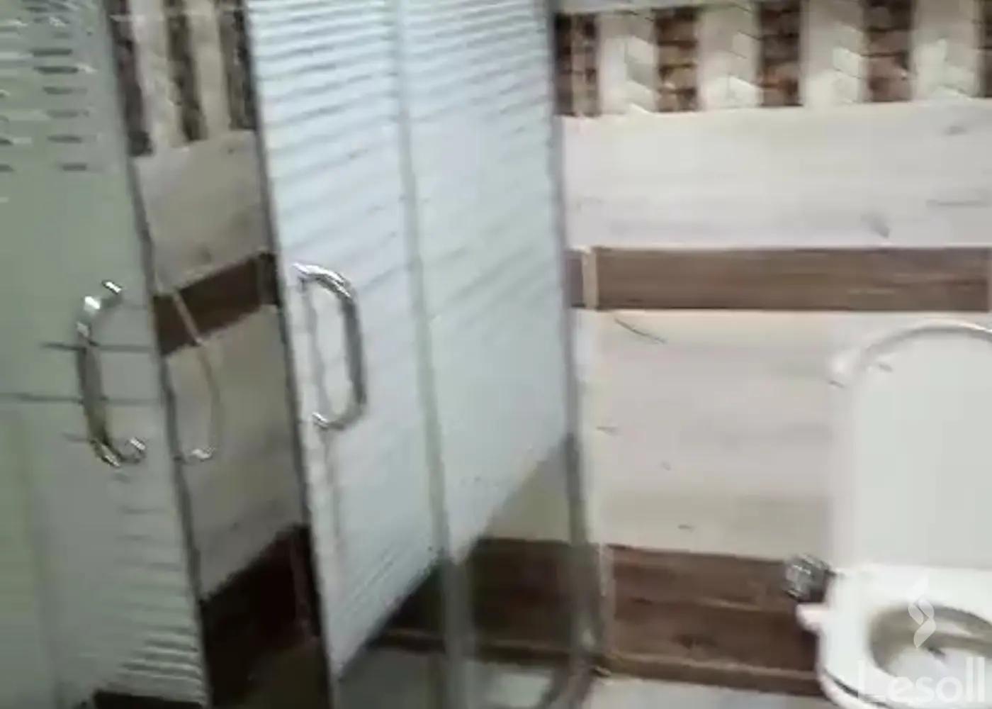 شقة للبيع بمساحة 130 متر و 3 غرف في مدينة الشروق القاهرة - كل الصور