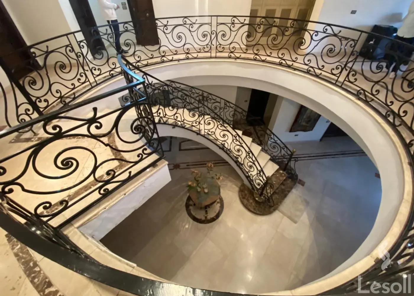 Villa for sale with an data.area 1,000 meters and 10 data.rooms in 5th Settlement Cairo - Image 2