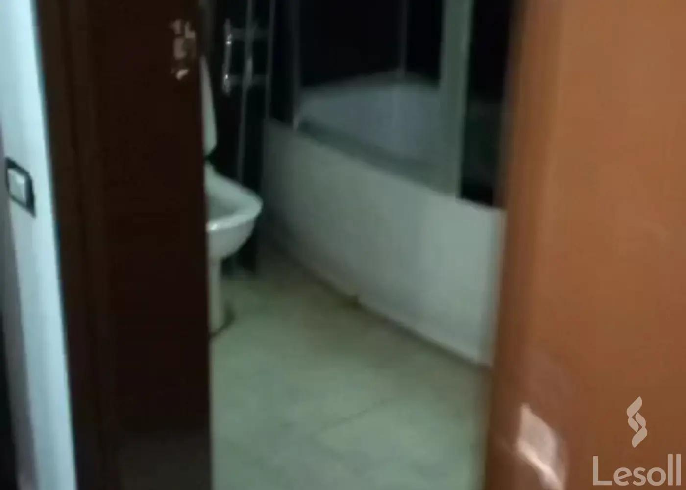 فيلا للايجار الشهري بمساحة 275 متر و 5 غرف في التجمع الخامس القاهرة