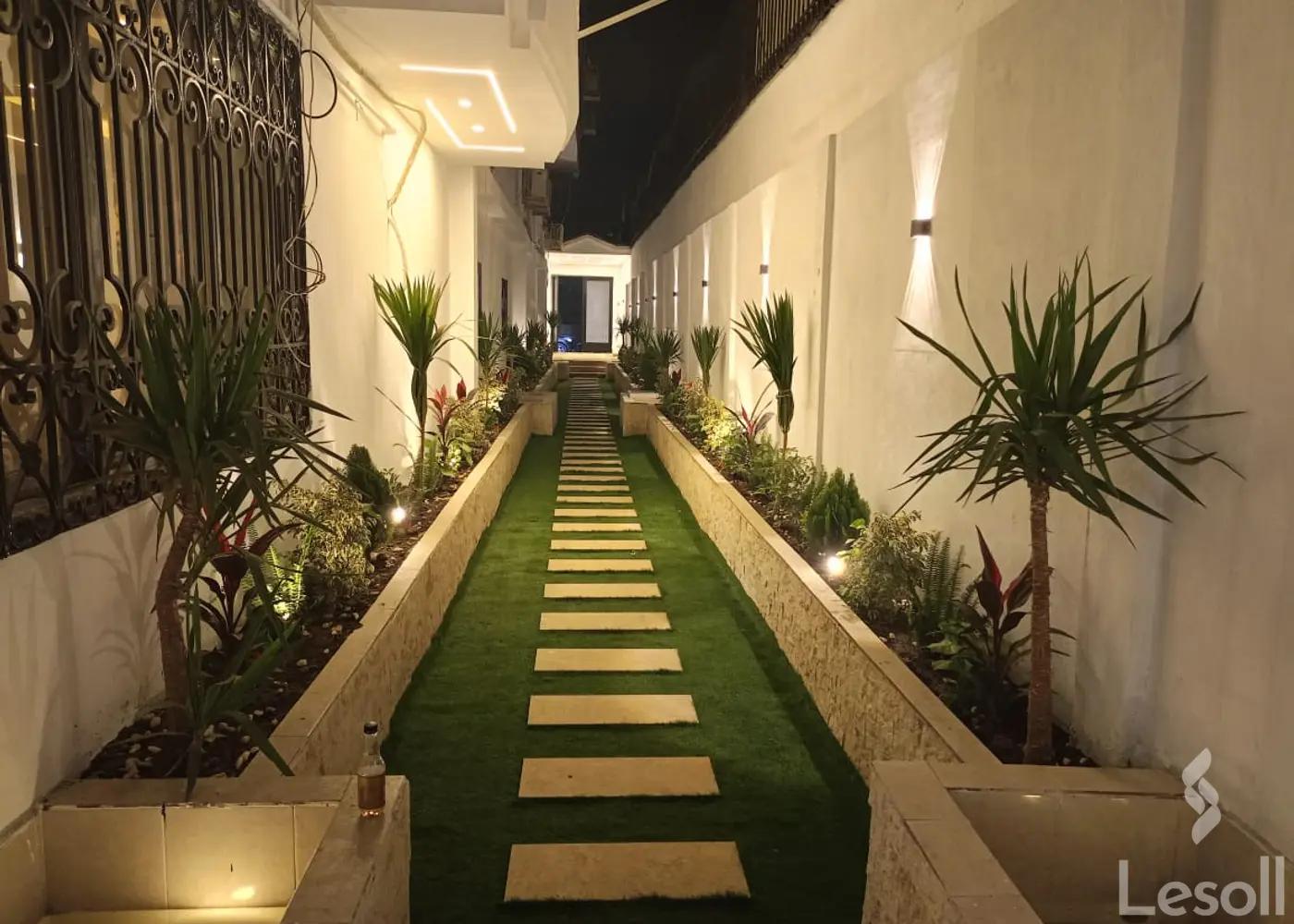 Villa for sale with an data.area 550 meters and 5 data.rooms in Hadayek Alahram Giza