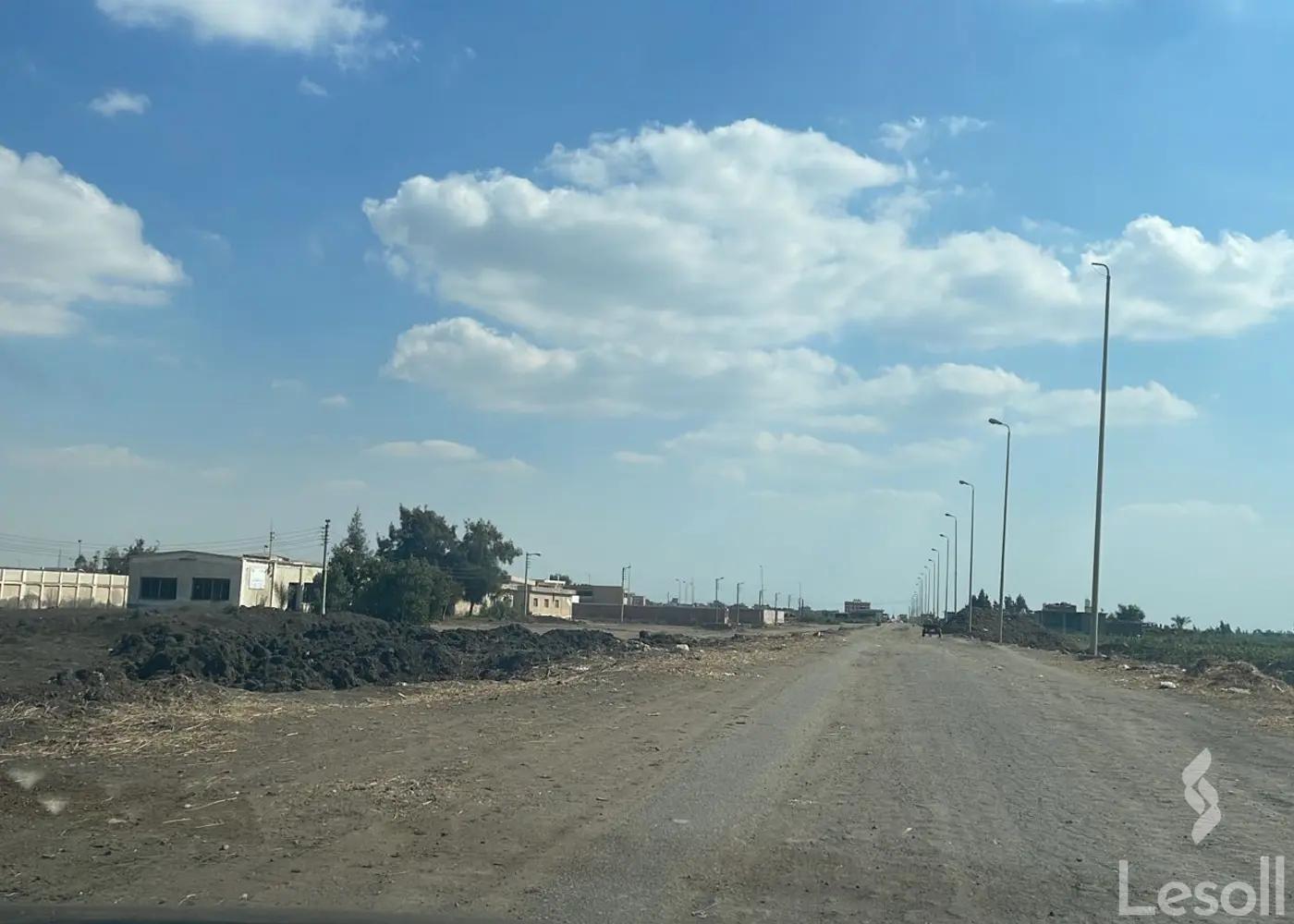 Land building for sale with an area of 300 meters in Alsharq Port Sanumber
