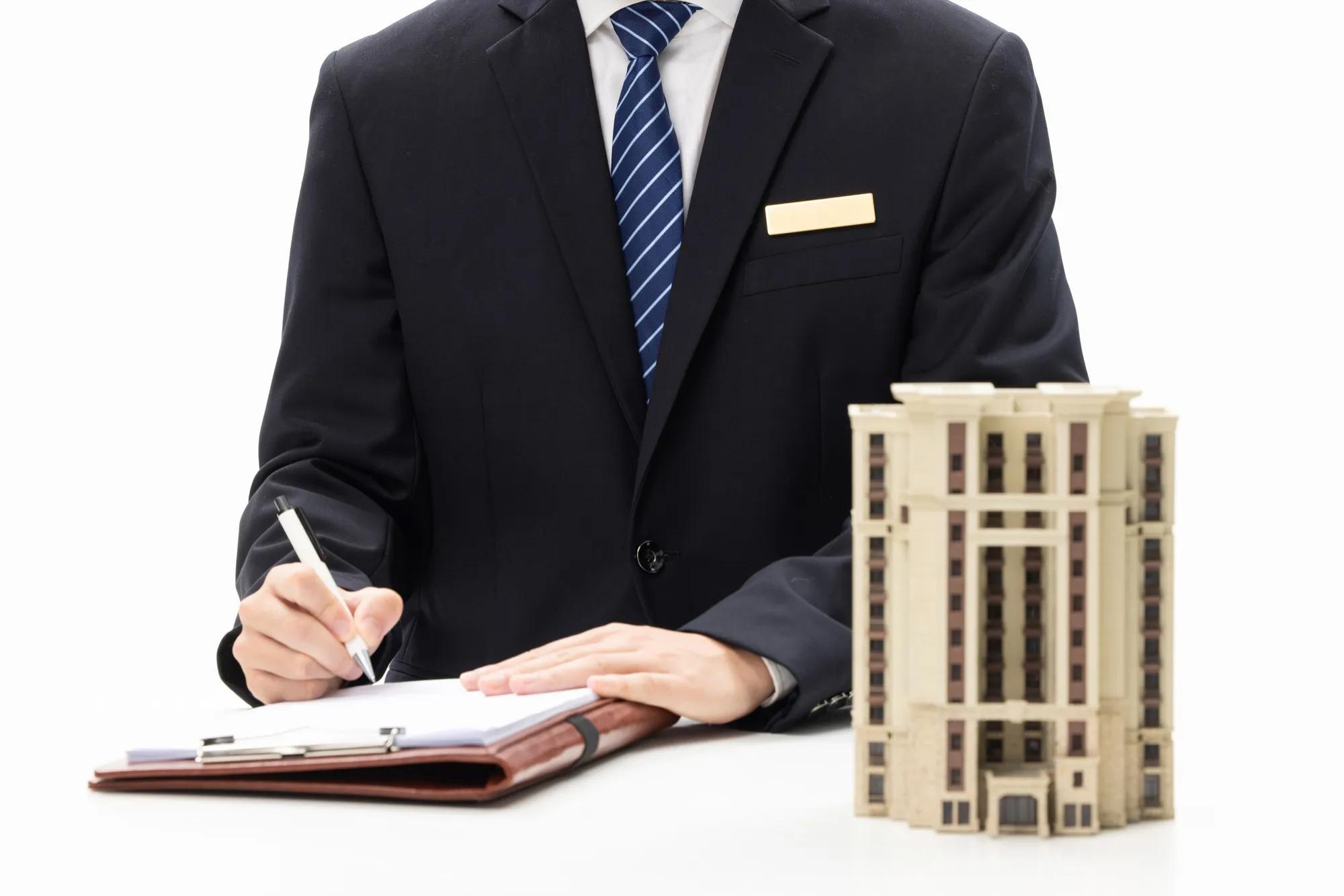 صورة مقالة: كل ما تحتاج لمعرفته حول قانون الضرائب العقارية الجديد في مقال واحد