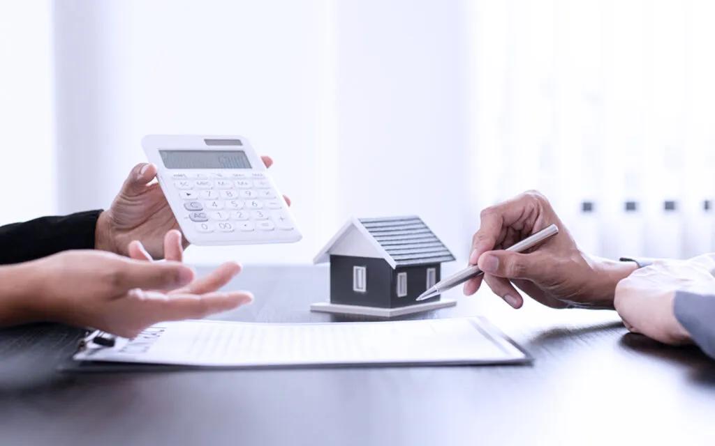 صورة مقالة: ما هو الوسيط العقاري والفرق بينه وبين المسوق العقاري؟